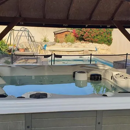 Pool House Avec Piscine Et Spa - Privee